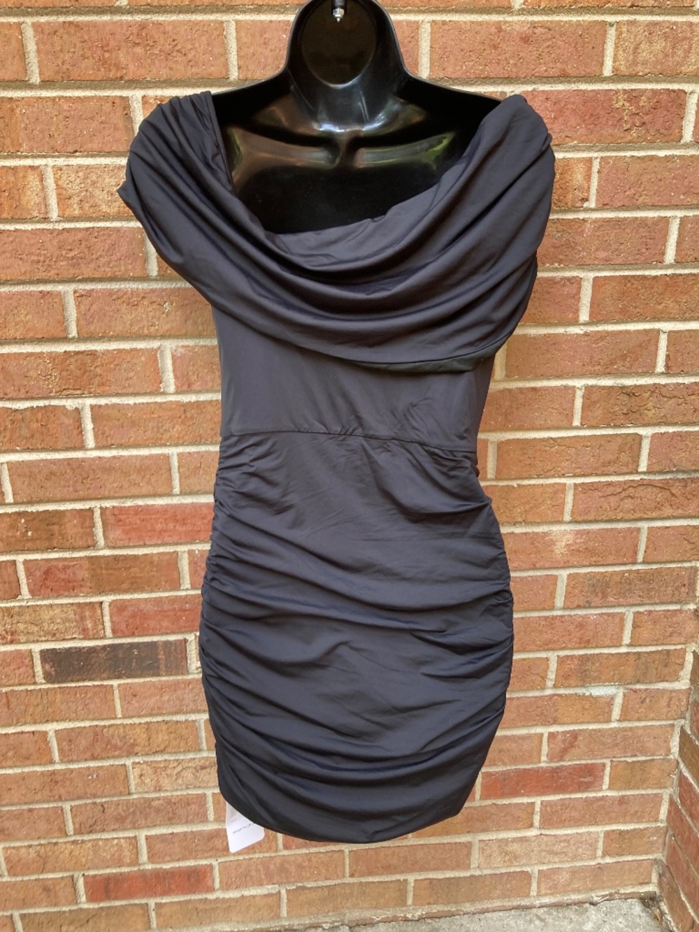 One-Shoulder Ruched Bodycon Dress - Large - Picture 10 of 16